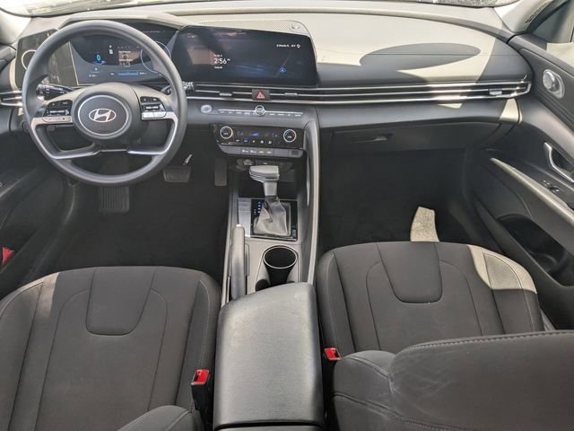 Used 2024 Hyundai Elantra SEL image 12
