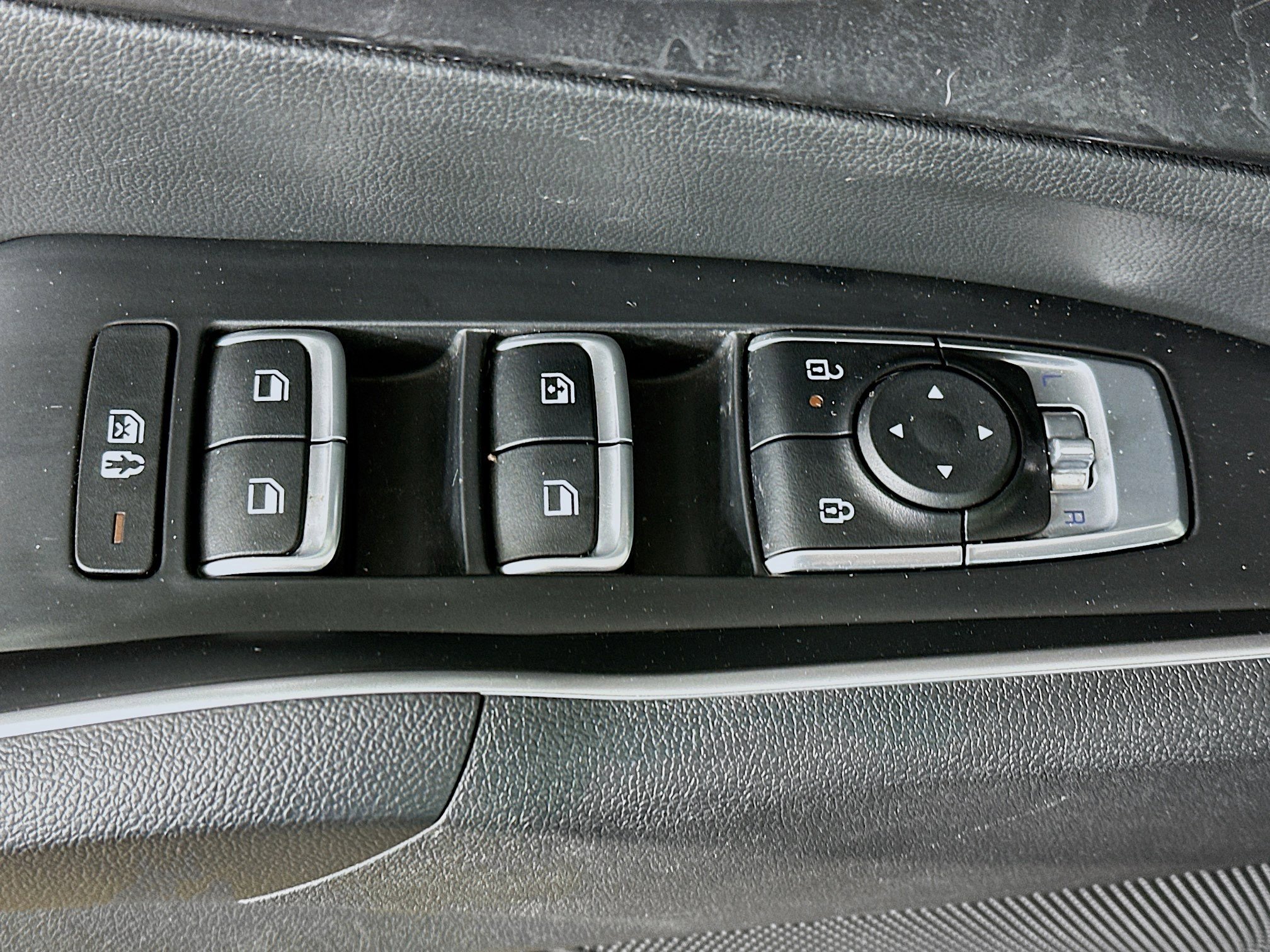 Used 2024 Kia Sorento S image 15