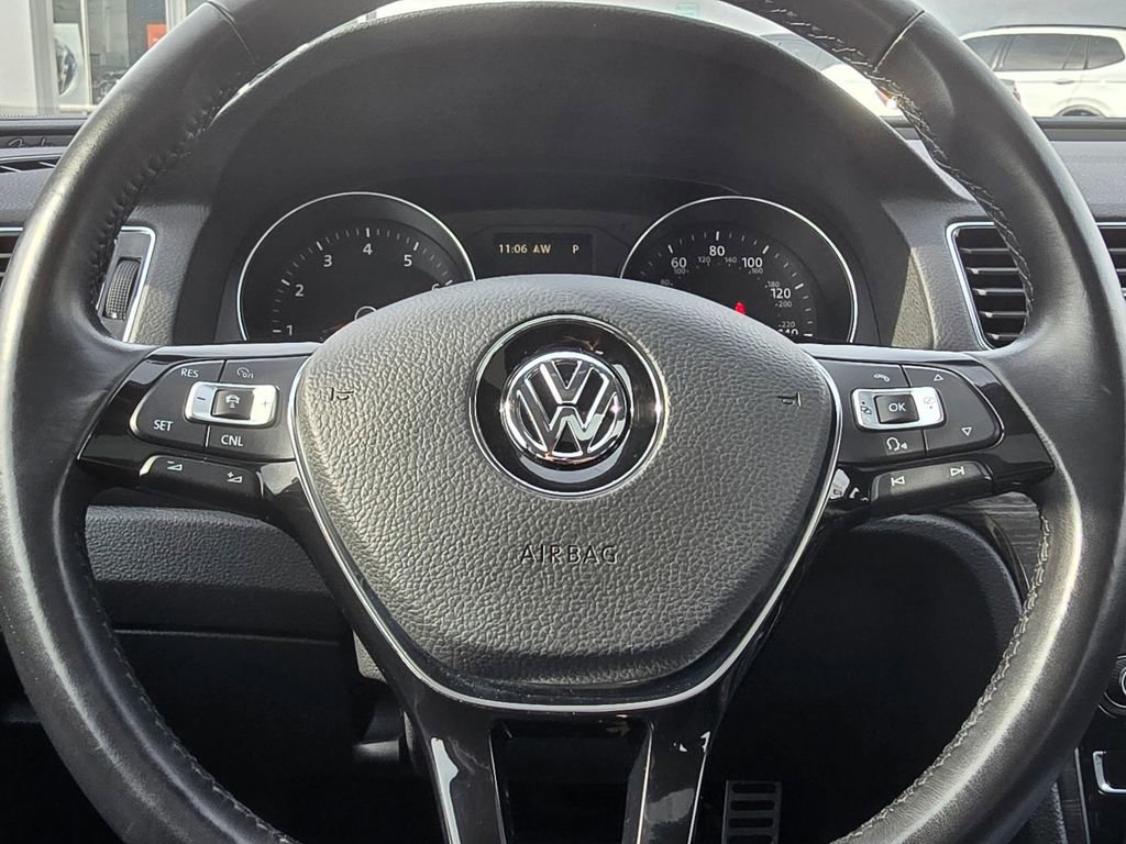 Used 2016 Volkswagen Passat 3.6 SEL Premium image 26