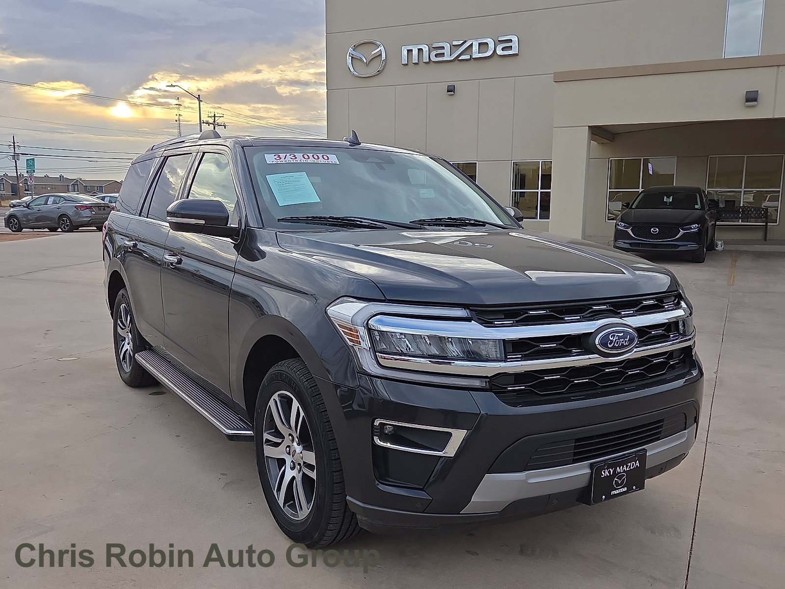 Used 2023 Ford Expedition Limited image 1