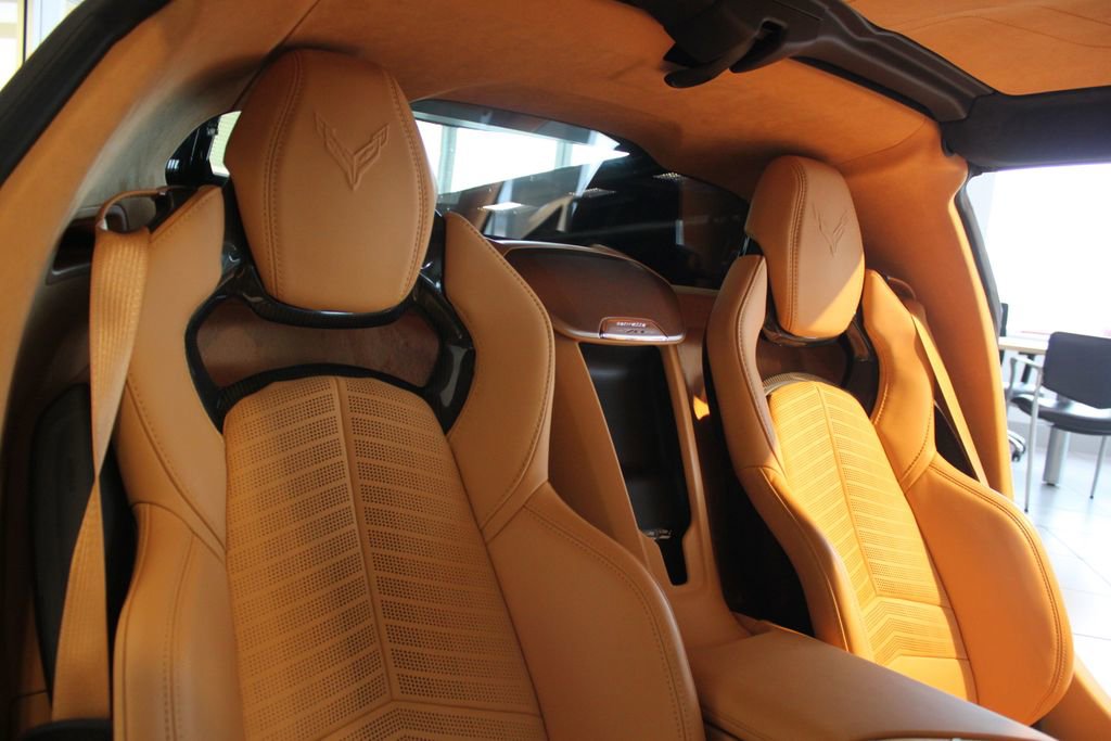 Used 2023 Chevrolet Corvette Stingray Premium Cpe w/ Z51 Performance Package image 9