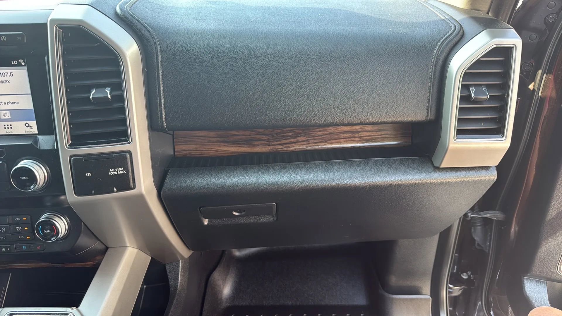 Used 2019 Ford F150 Lariat w/ Equipment Group 502A Luxury image 28