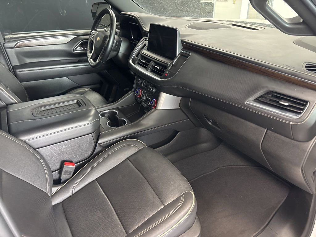 Used 2023 Chevrolet Suburban Premier image 13