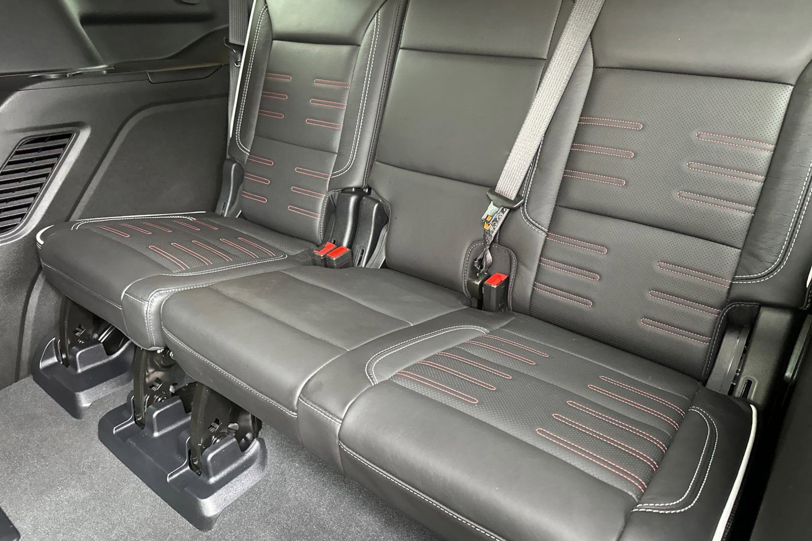 Certified 2025 GMC Yukon AT4 Ultimate image 16