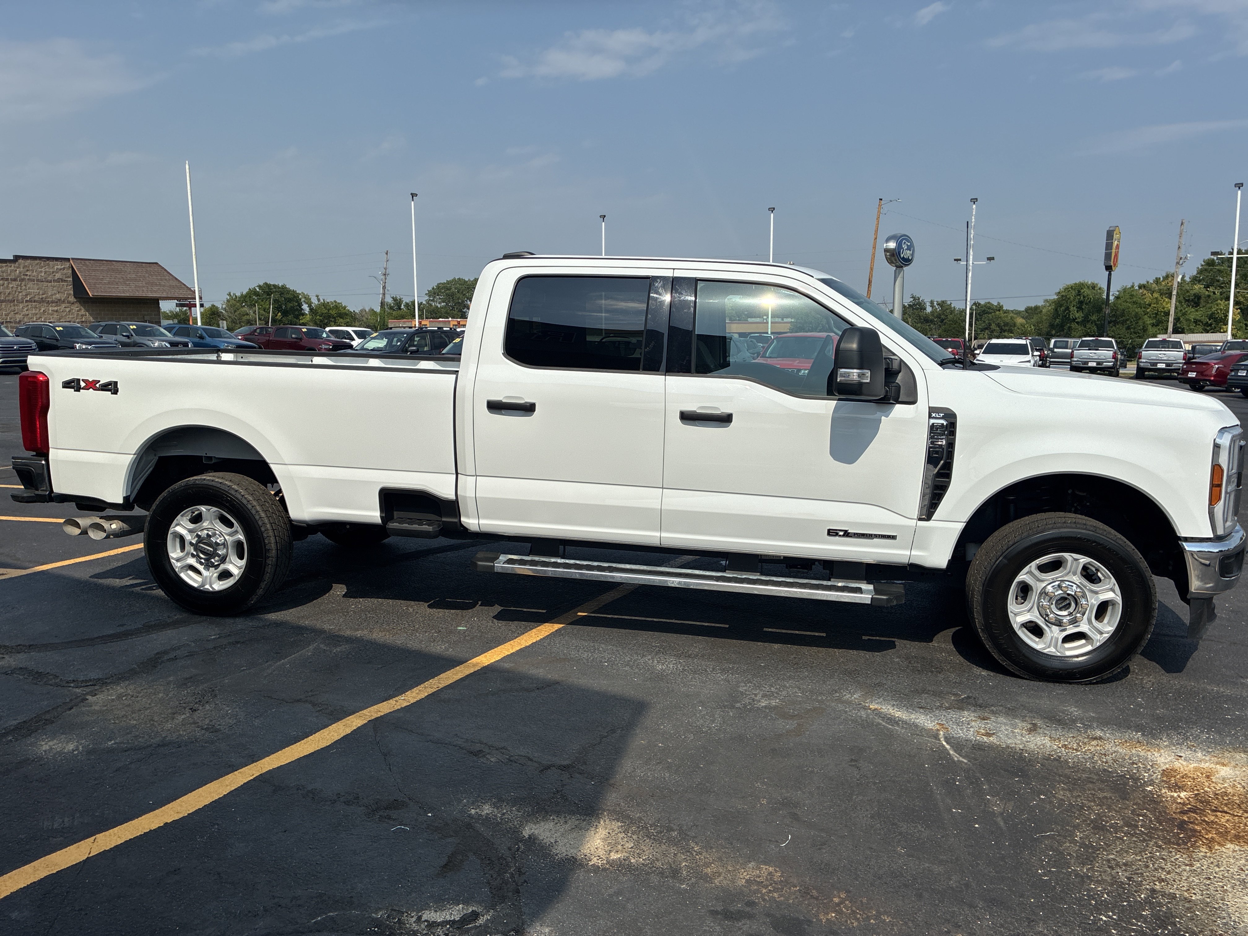 Used 2025 Ford F250 XLT AWD/4WD image 3