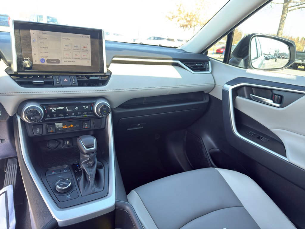 Used 2024 Toyota RAV4 XLE Premium image 27