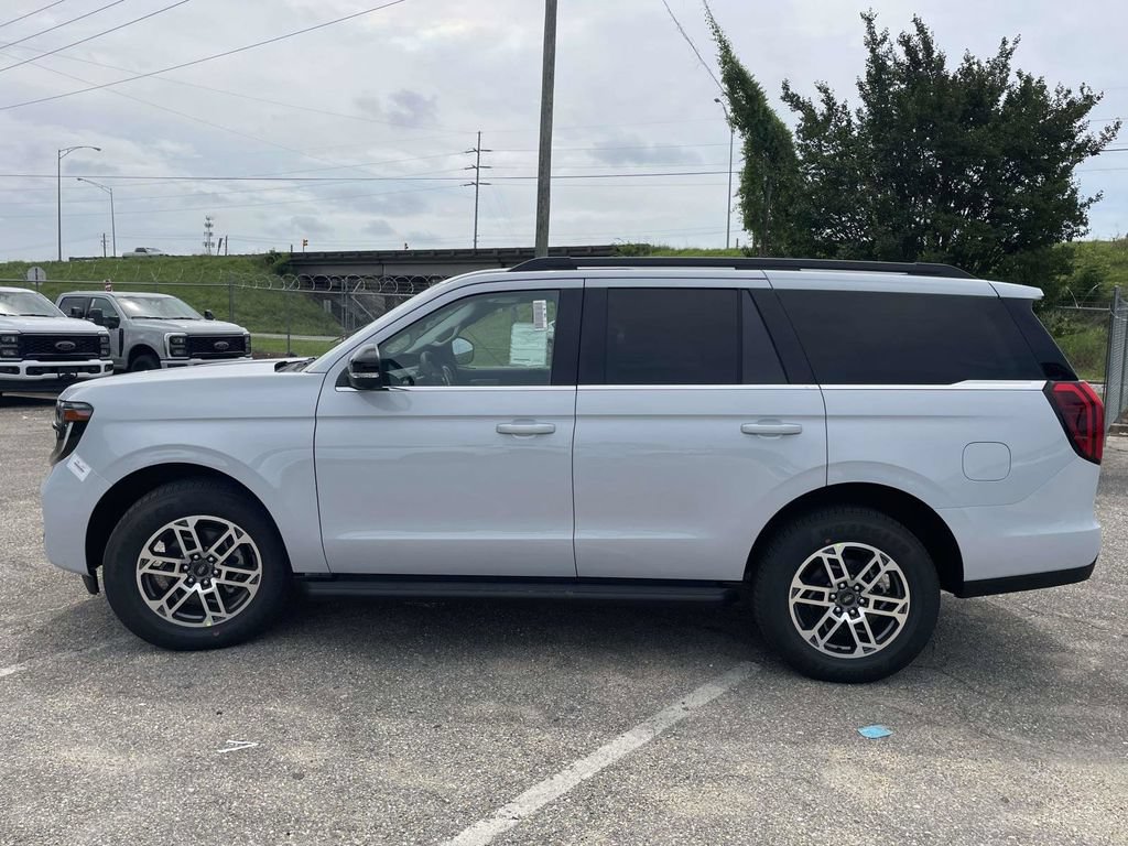 New 2026 Ford Expedition Active RWD image 6