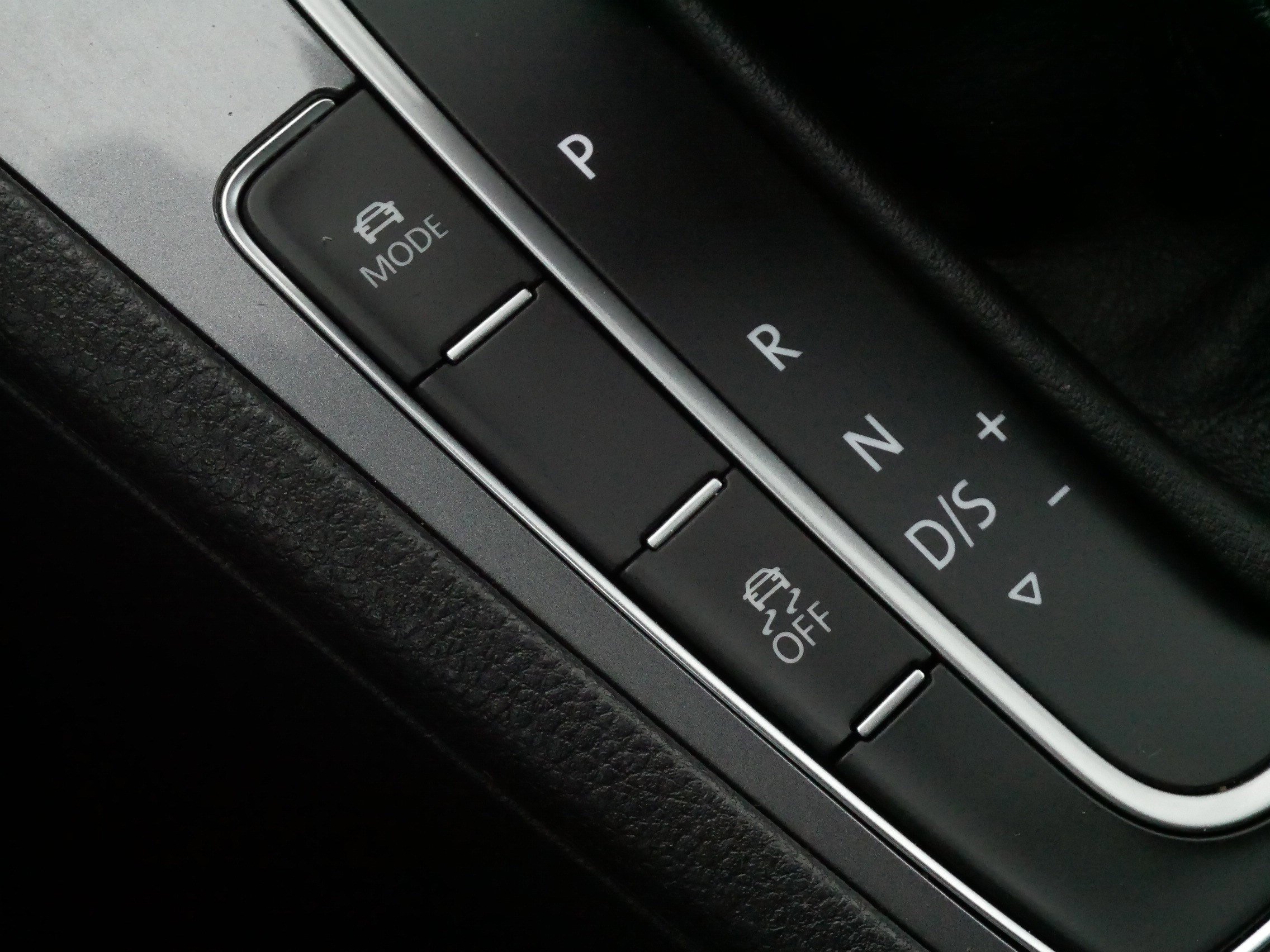 Used 2017 Volkswagen Golf Alltrack S image 27