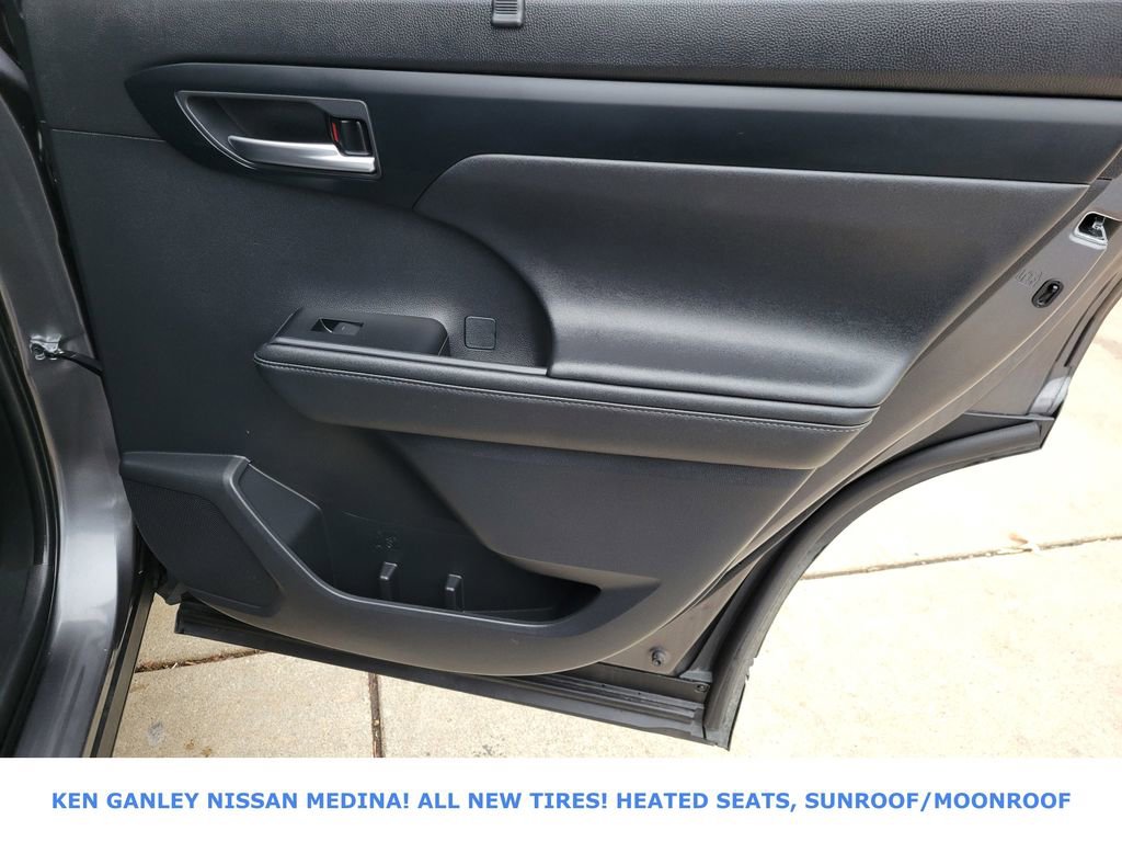 Used 2023 Toyota Highlander L image 53