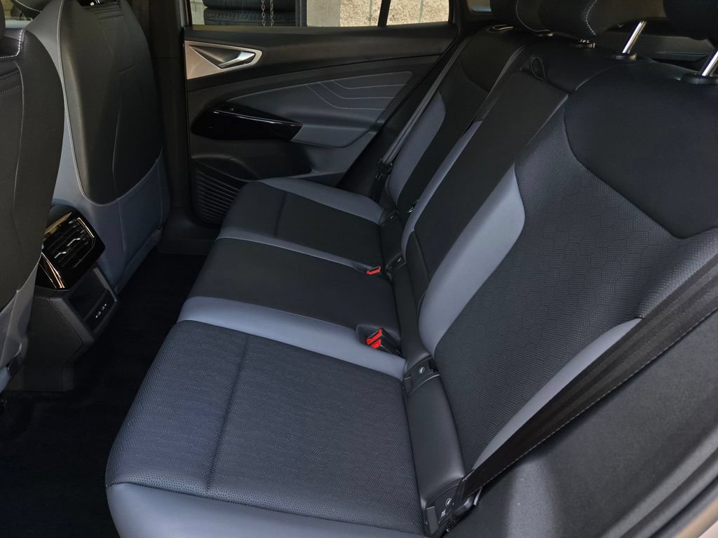 Used 2023 Volkswagen ID.4 S RWD image 12