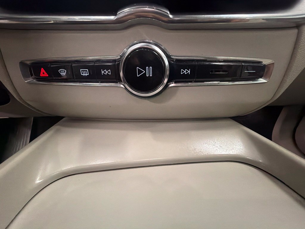 Used 2021 Volvo XC60 T8 Inscription Expression w/ Protection Package Premier AWD/4WD image 23