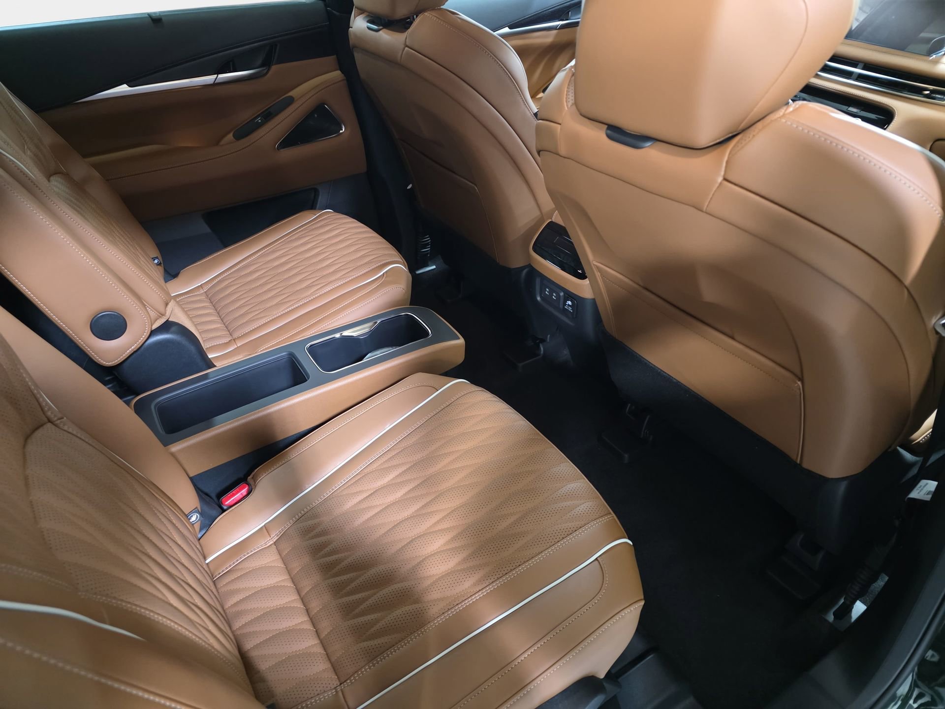 New 2026 INFINITI QX60 Autograph w/ Dark Cargo Package image 11