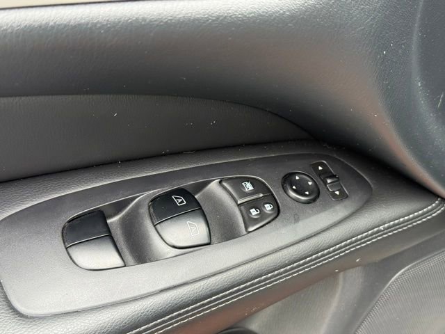 Used 2017 Nissan Pathfinder Platinum w/ Cargo Package image 11