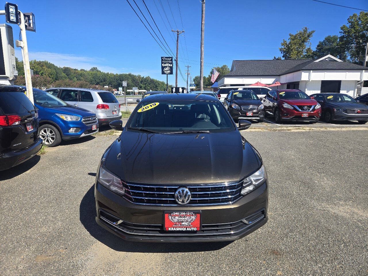 Used 2019 Volkswagen Passat 2.0T Wolfsburg FWD image 3