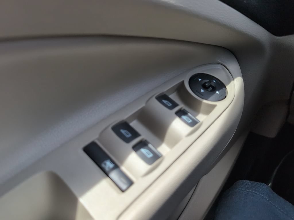 Used 2017 Ford Escape SE FWD image 22