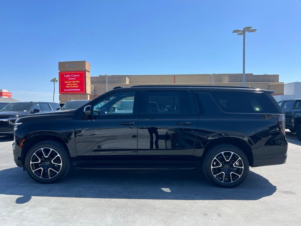 Used 2025 Chevrolet Suburban RST w/ Comfort Package AWD/4WD image 8