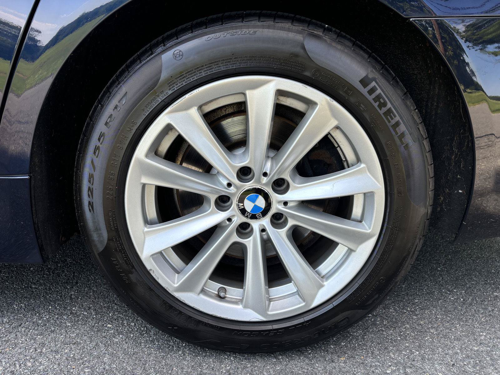 Used 2015 BMW 528i xDrive Sedan AWD/4WD image 25