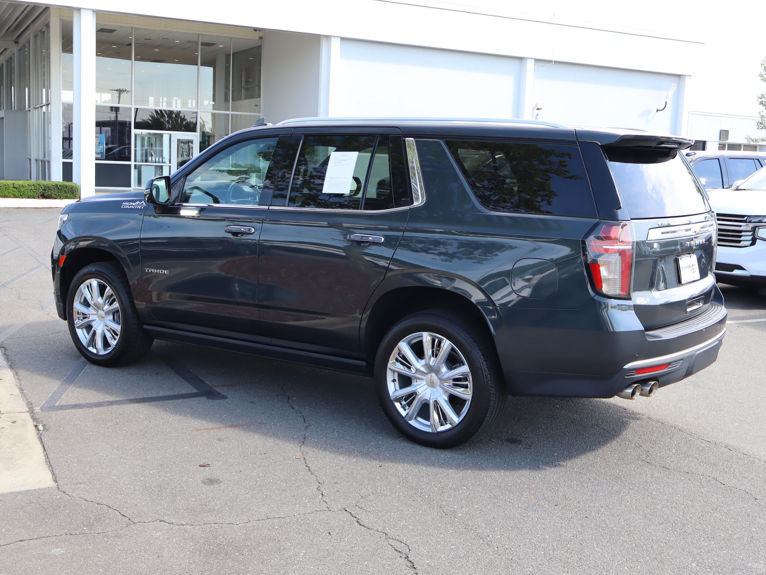 Used 2022 Chevrolet Tahoe High Country AWD/4WD image 8