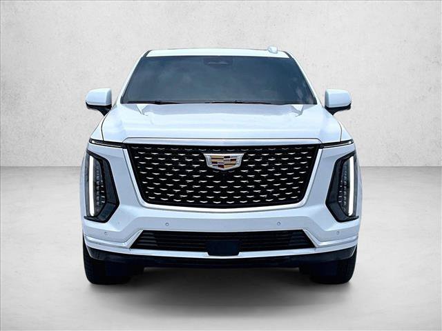Certified 2026 Cadillac Escalade Luxury AWD/4WD image 3