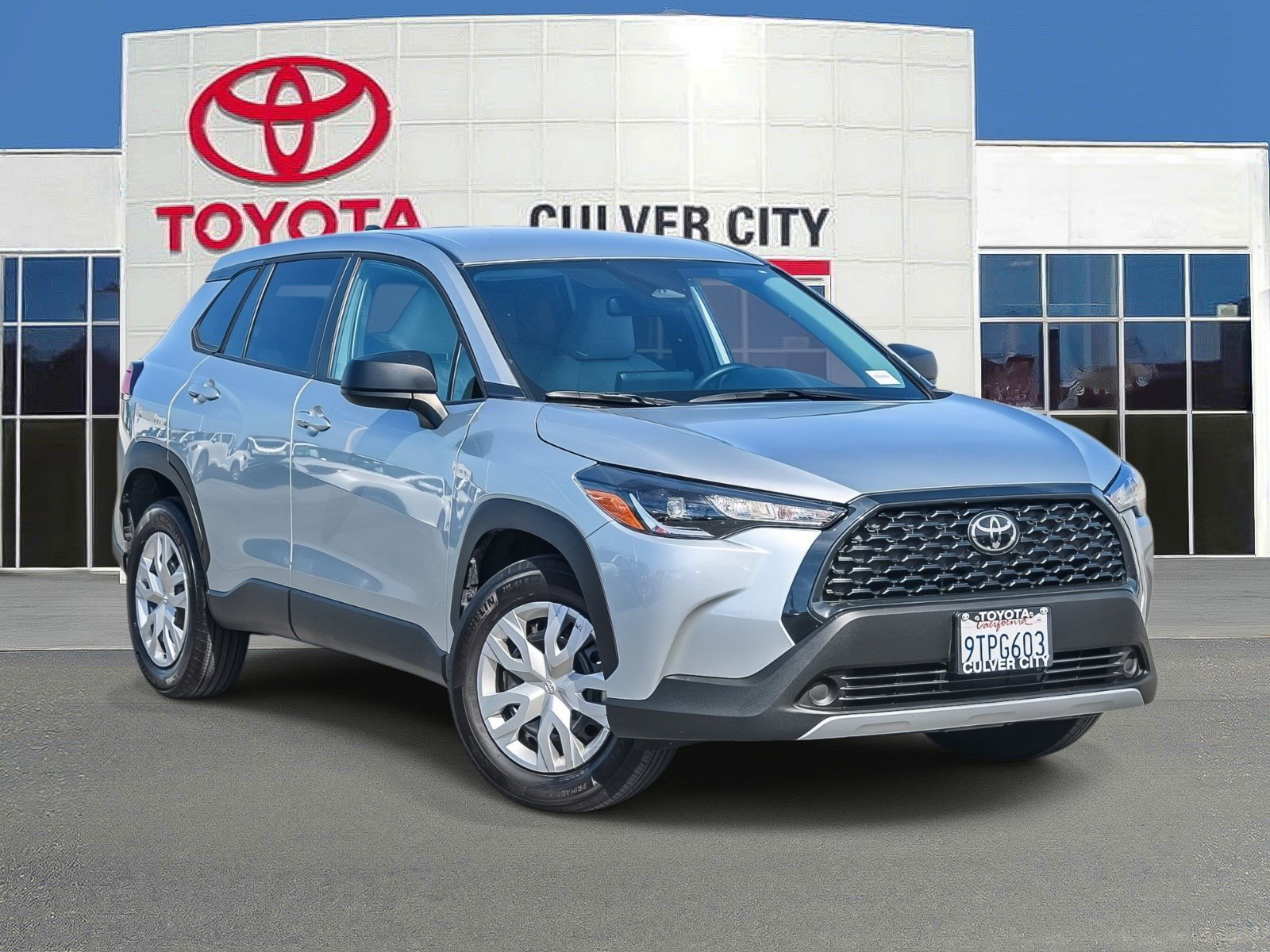 Certified 2025 Toyota Corolla Cross L FWD image 1