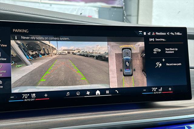 Used 2023 BMW 740i w/ Parking Assistance Package image 18