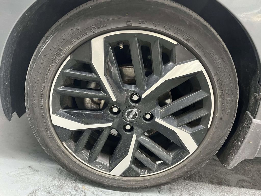 Certified 2023 Nissan Versa SR w/ Trunk Package image 10