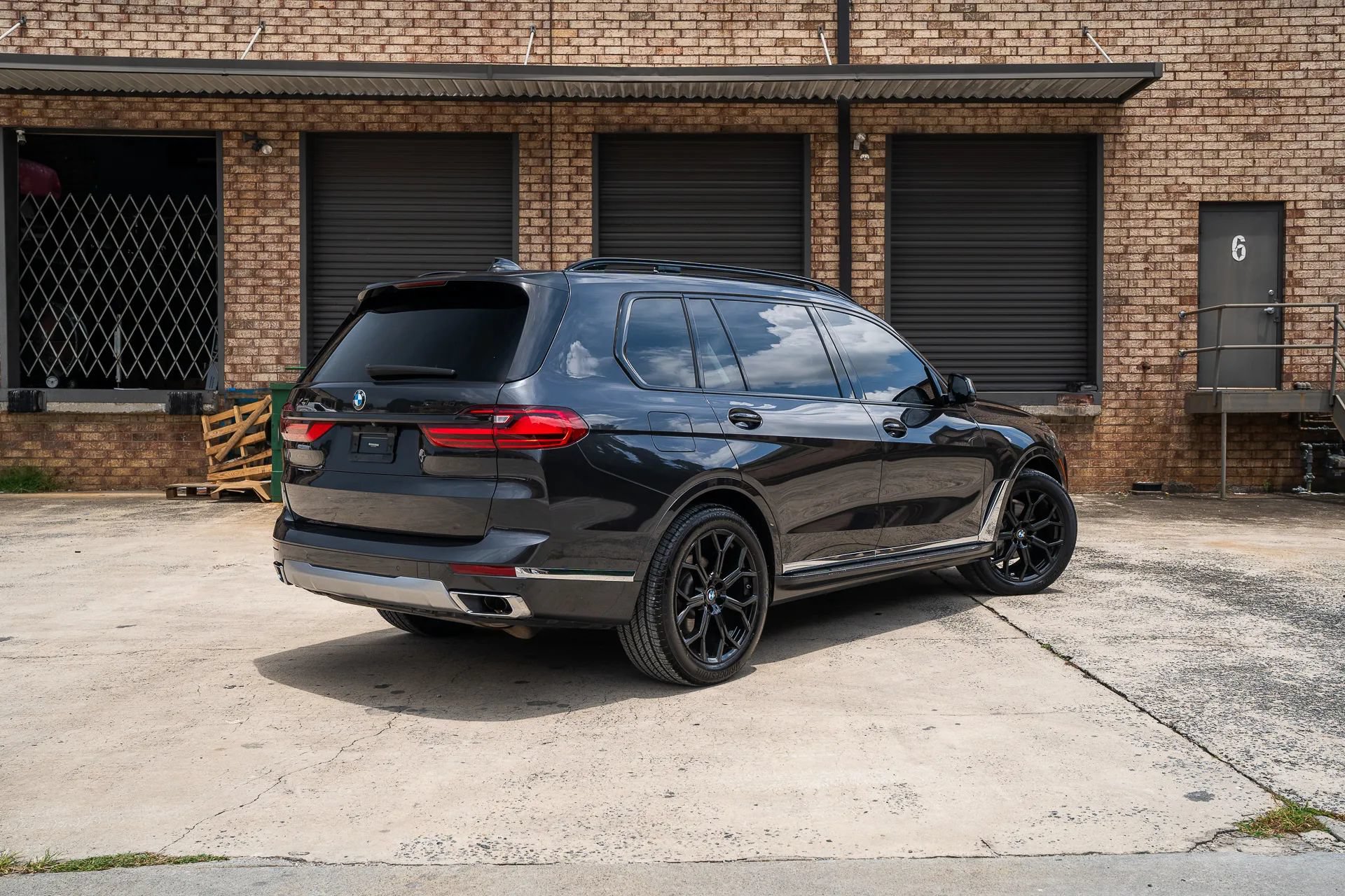 Used 2020 BMW X7 xDrive40i w/ Cold Weather Package AWD/4WD image 2