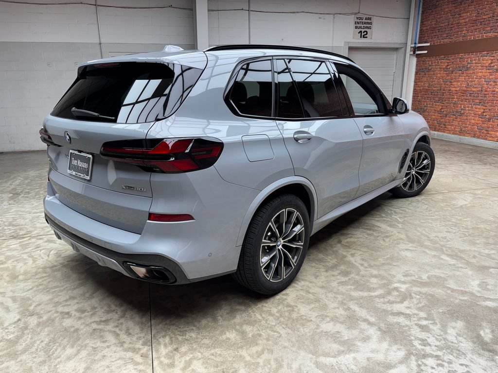 Used 2024 BMW X5 xDrive40i w/ M Sport Package AWD/4WD image 6