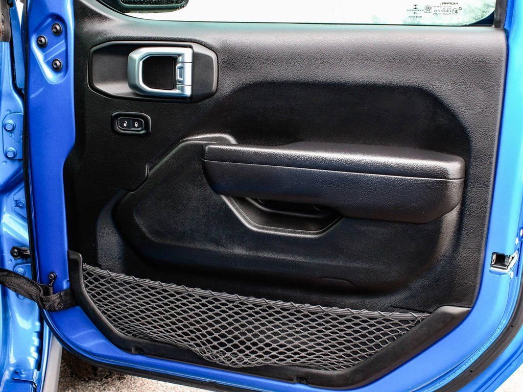 Used 2022 Jeep Gladiator Willys image 12