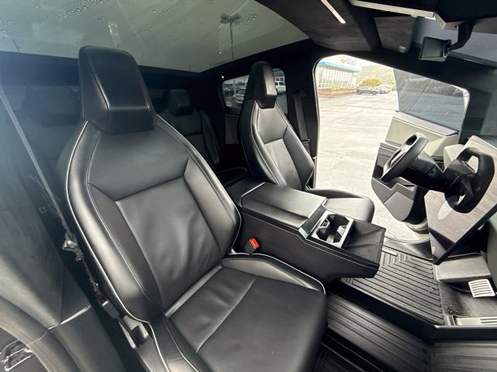 Used 2025 Tesla Cybertruck AWD Crew Cab image 23