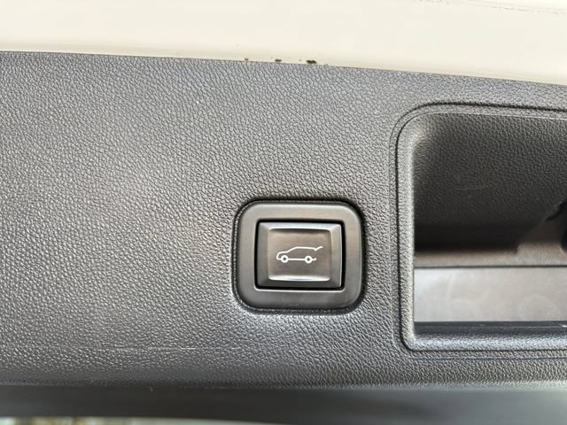 Used 2020 GMC Terrain SLE w/ Driver Convenience Package AWD/4WD image 15