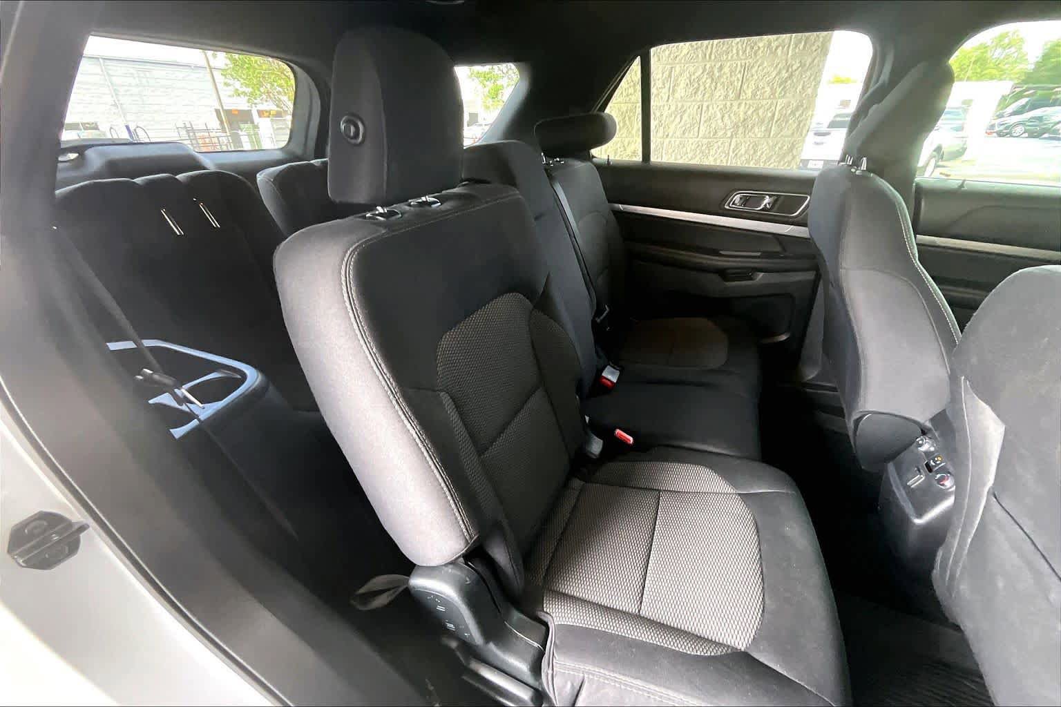 Used 2019 Ford Explorer XLT w/ Class III Trailer Tow Package FWD image 18