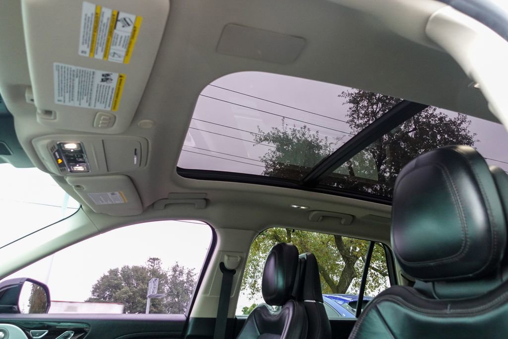 Used 2020 Lincoln Aviator Reserve w/ Equipment Group 201A image 14