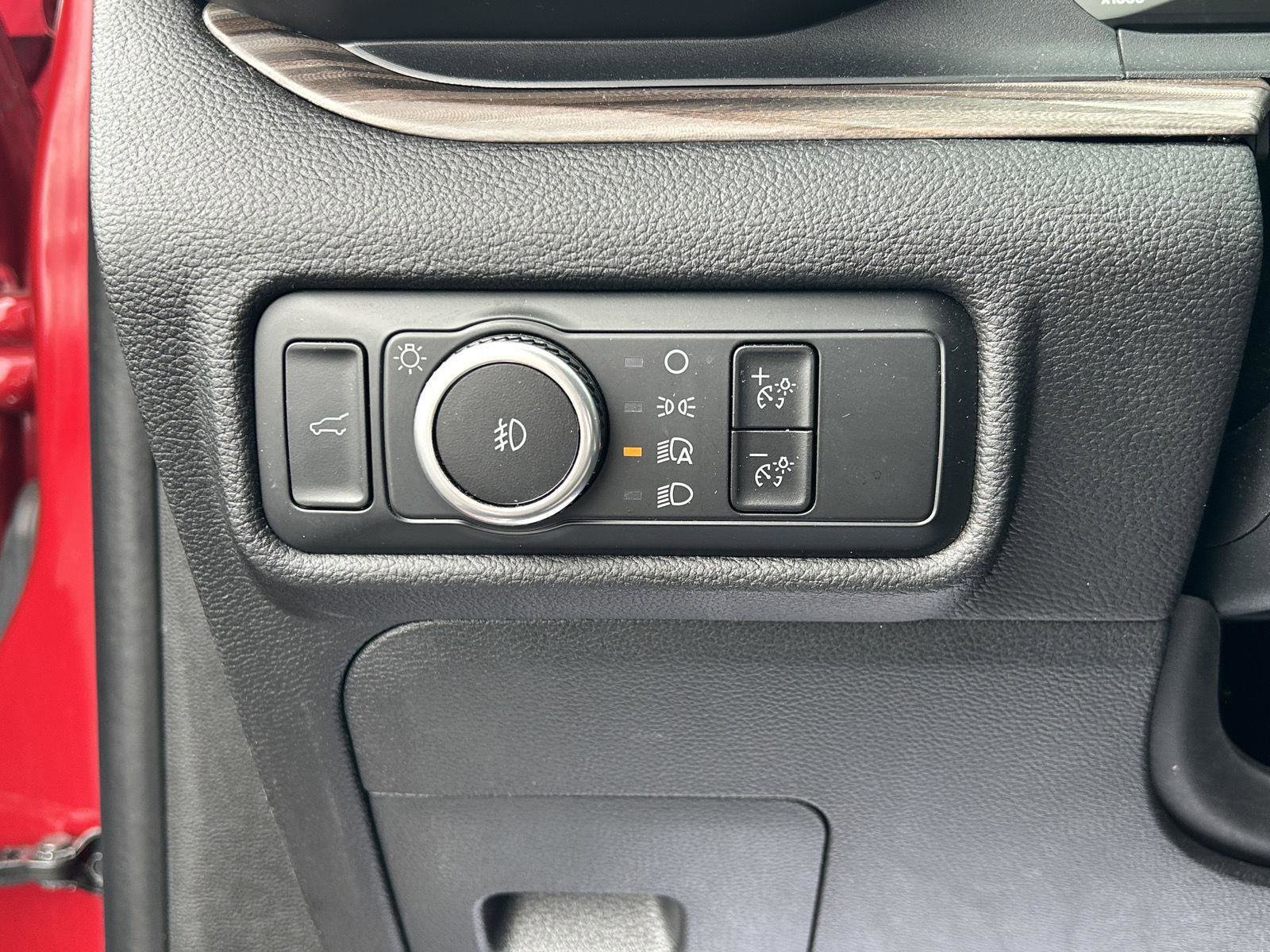 Used 2023 Ford Explorer Limited image 22