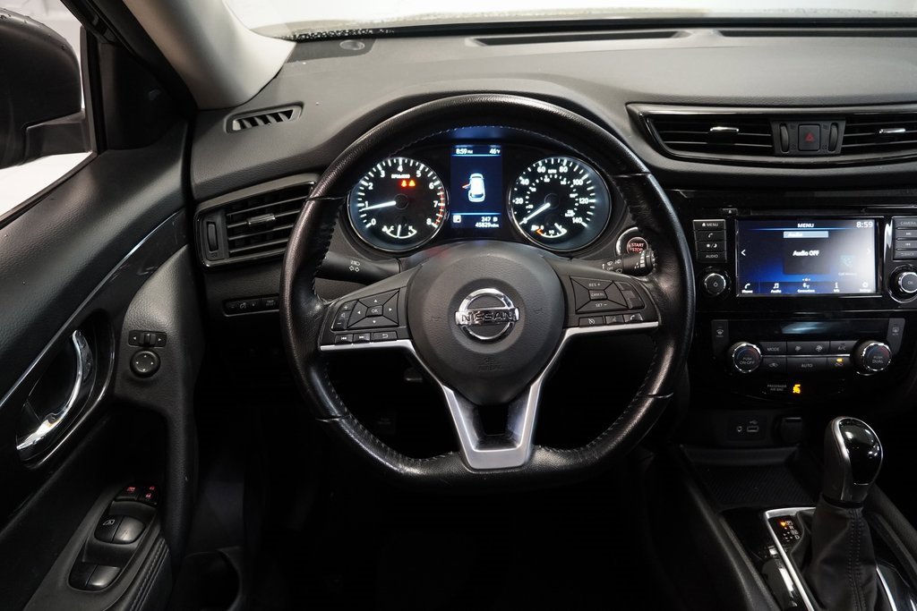 Used 2020 Nissan Rogue SV image 11