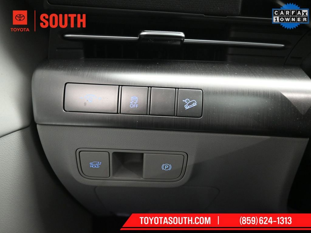 Used 2024 Hyundai Kona Limited image 21