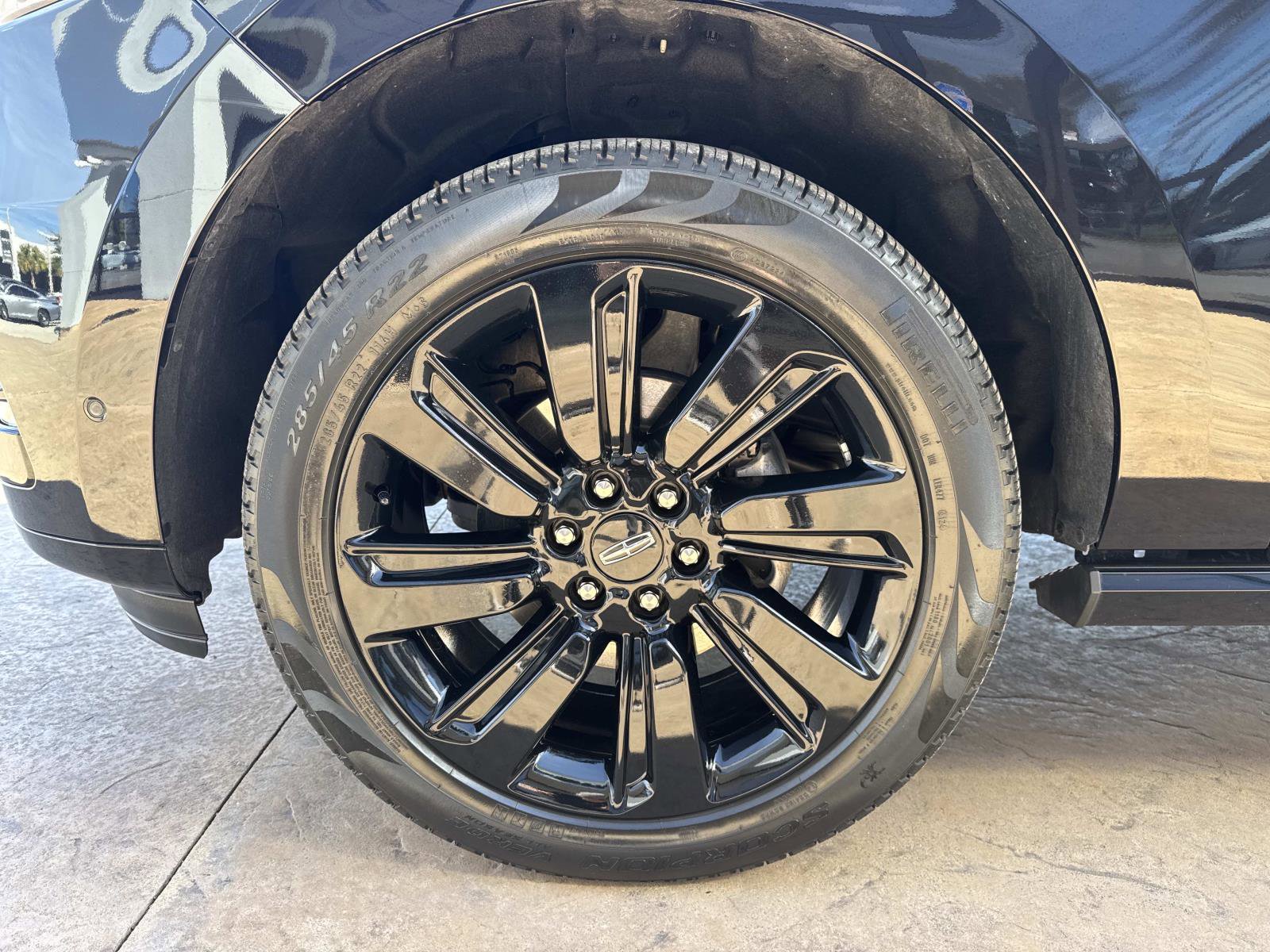 Used 2024 Lincoln Navigator L Reserve image 10