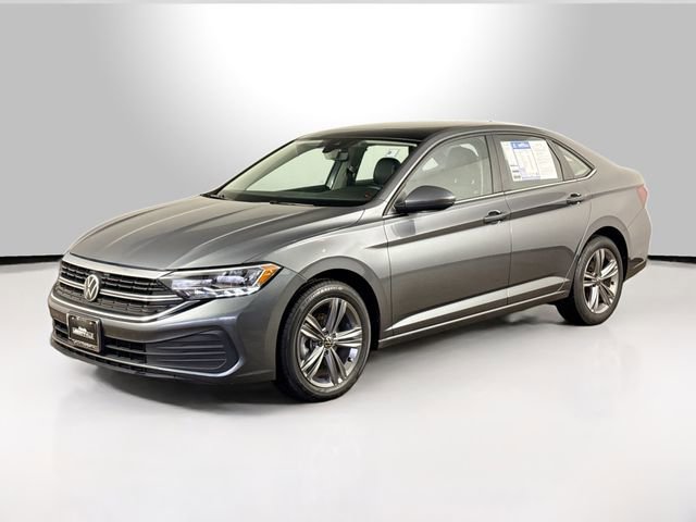 Used 2023 Volkswagen Jetta SE FWD image 2