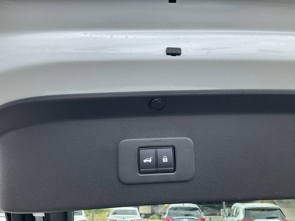 New 2026 Nissan Leaf Platinum+ w/ Cargo Package (Platinum+) image 10