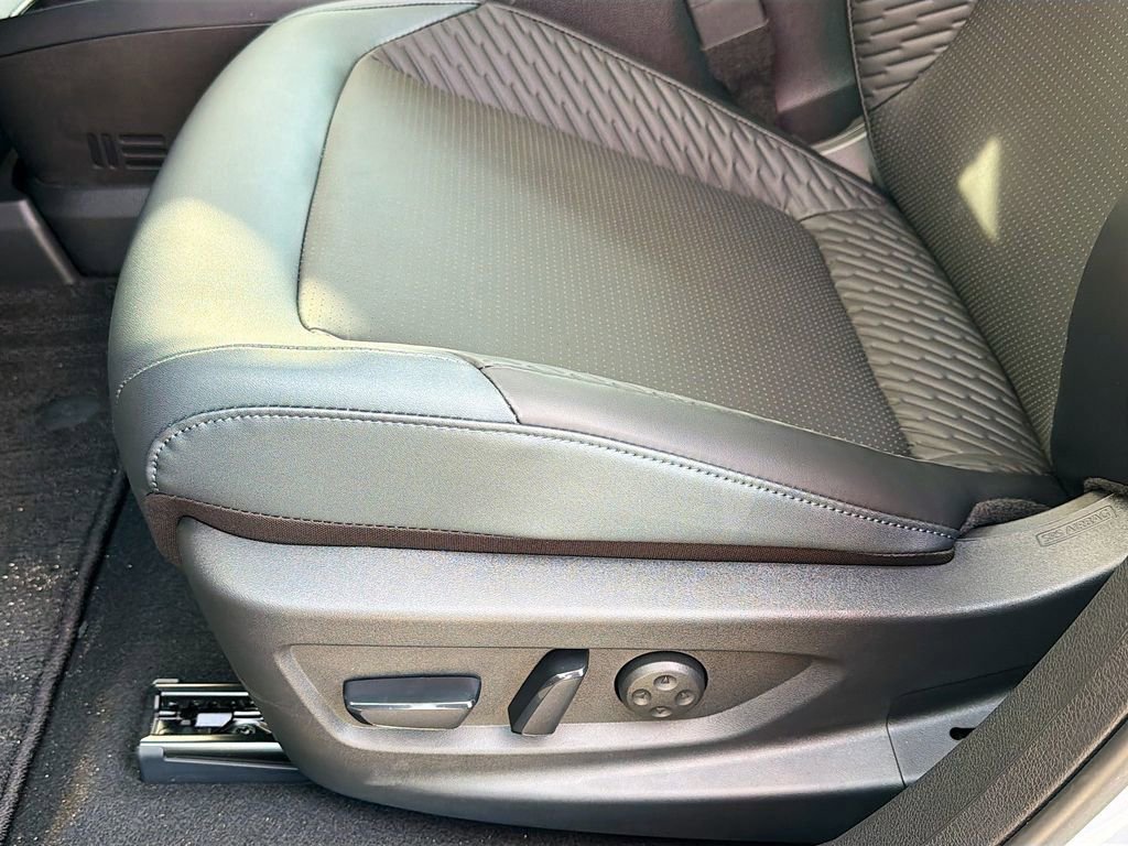 New 2026 Nissan Leaf Platinum+ w/ Cargo Package (Platinum+) image 20