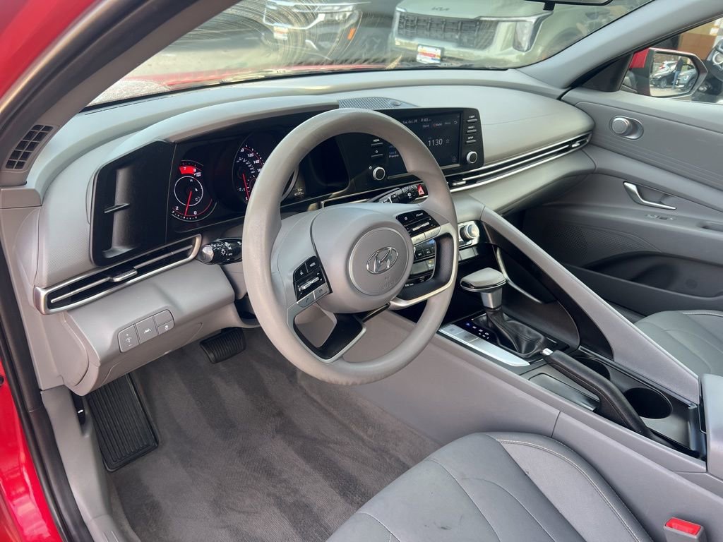 Used 2023 Hyundai Elantra SEL w/ Cargo Package image 6