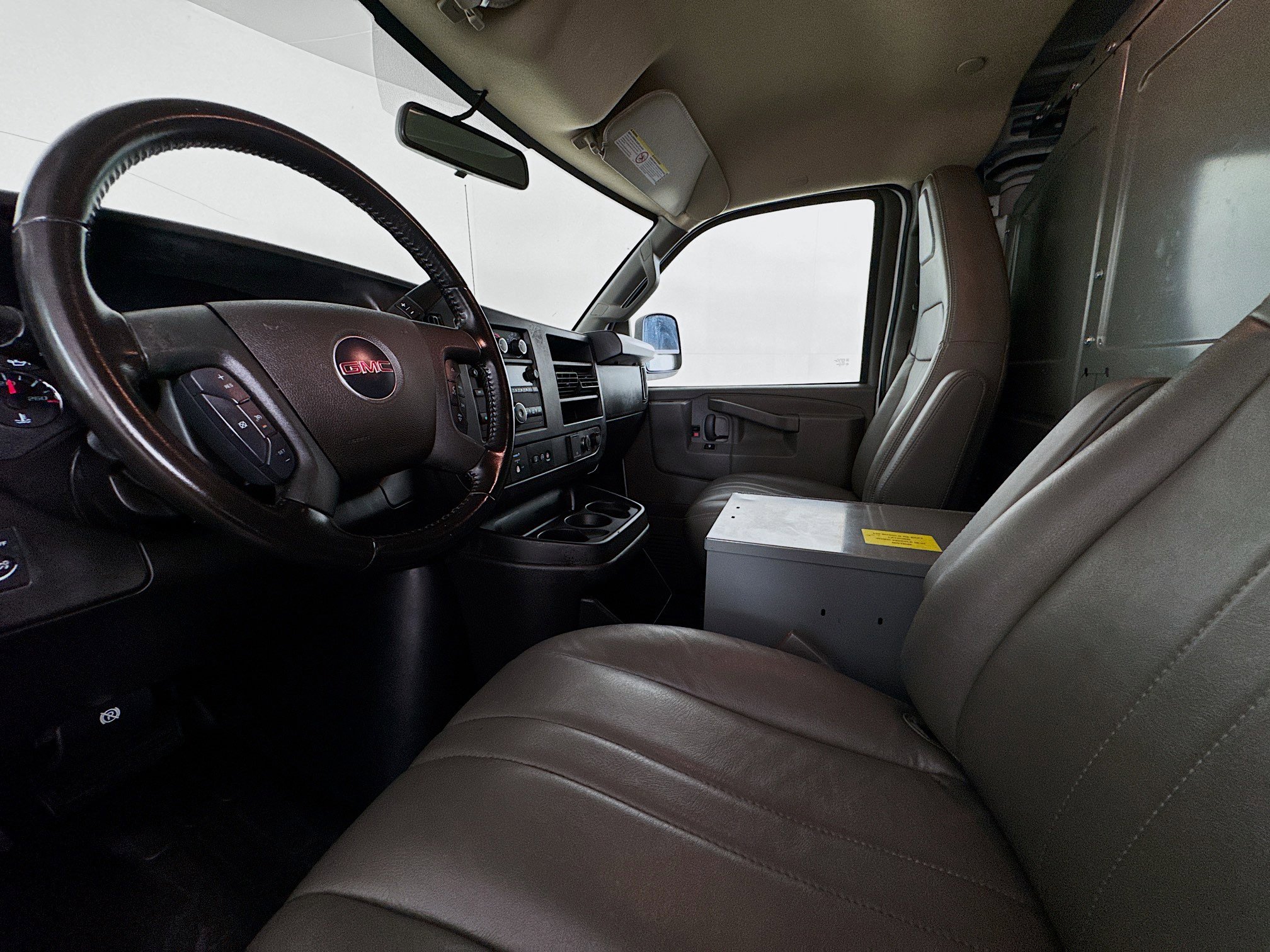 Used 2023 GMC Savana 2500 w/ Driver Convenience Package image 19