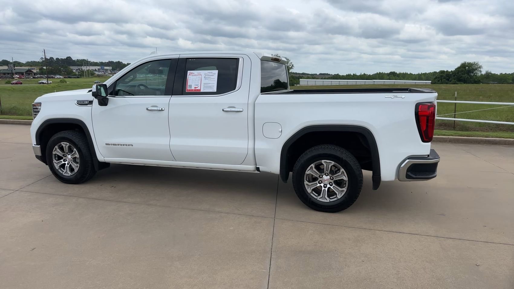 Used 2025 GMC Sierra 1500 SLT AWD/4WD image 6