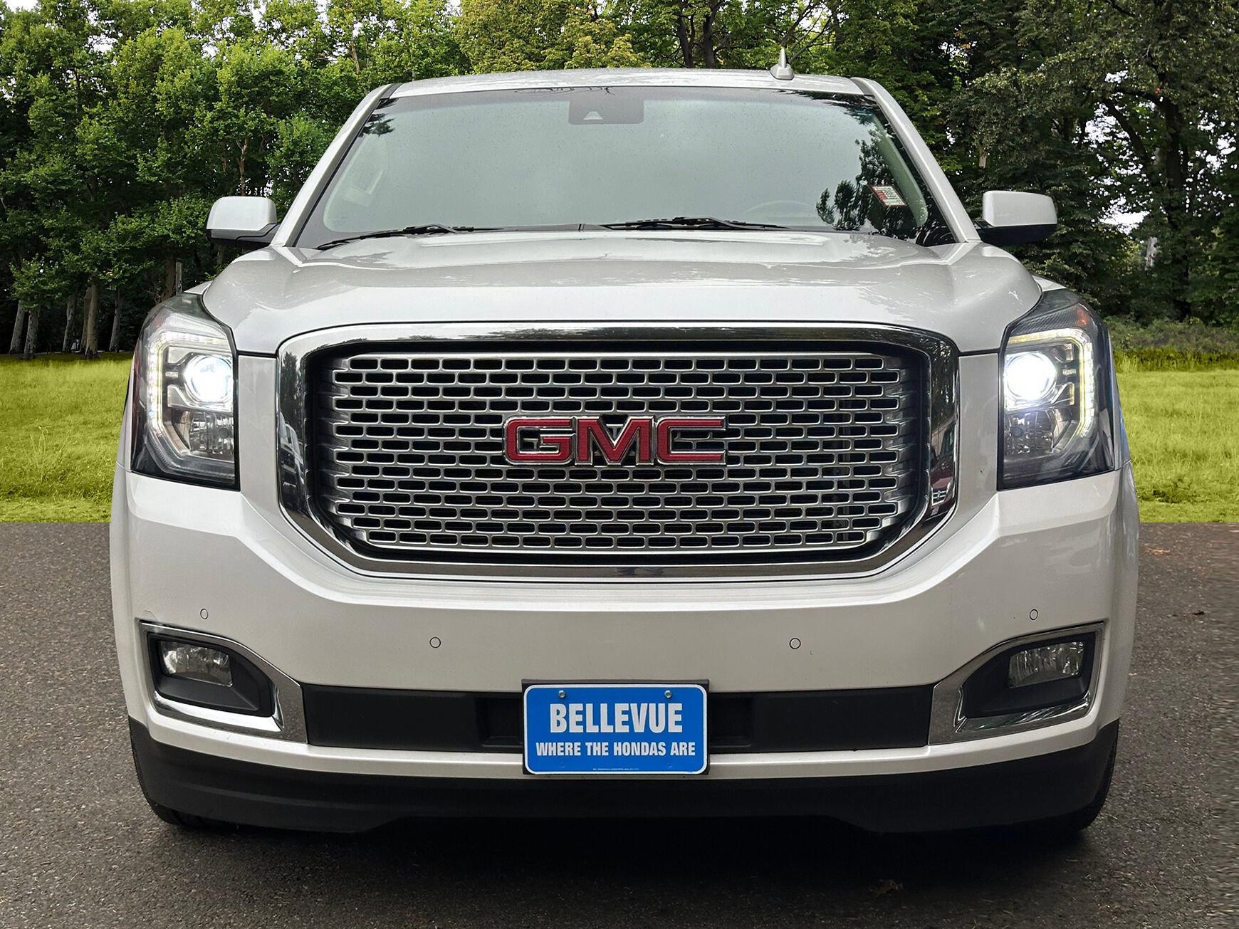Used 2016 GMC Yukon Denali w/ Open Road Package image 2