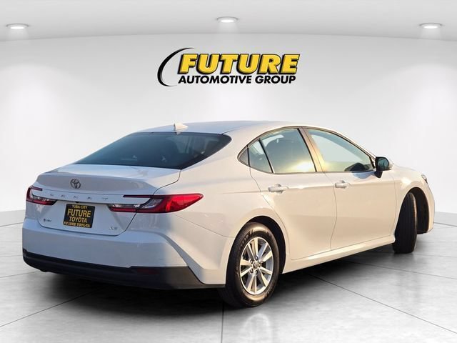 Used 2025 Toyota Camry LE FWD image 5