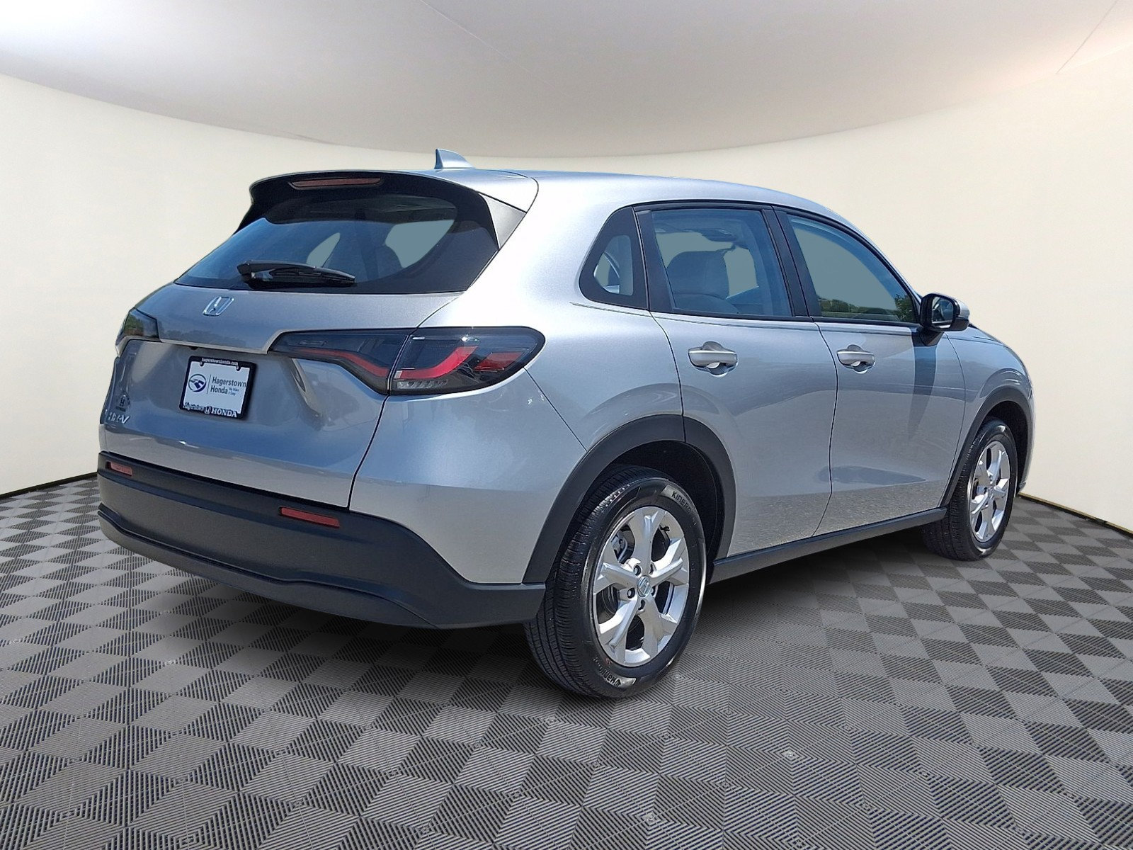 Used 2025 Honda HR-V LX image 6
