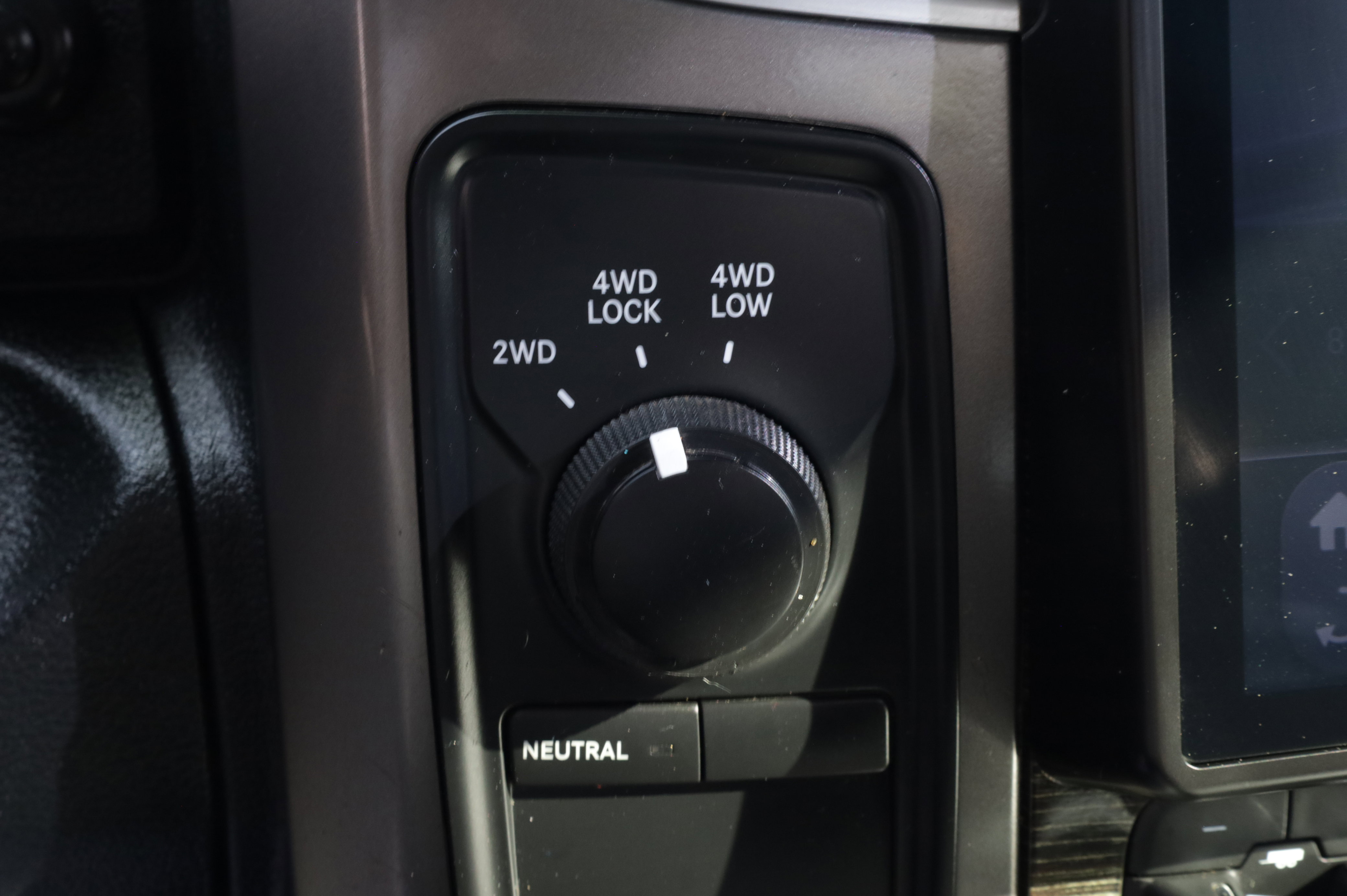 Used 2015 RAM 2500 Limited image 9