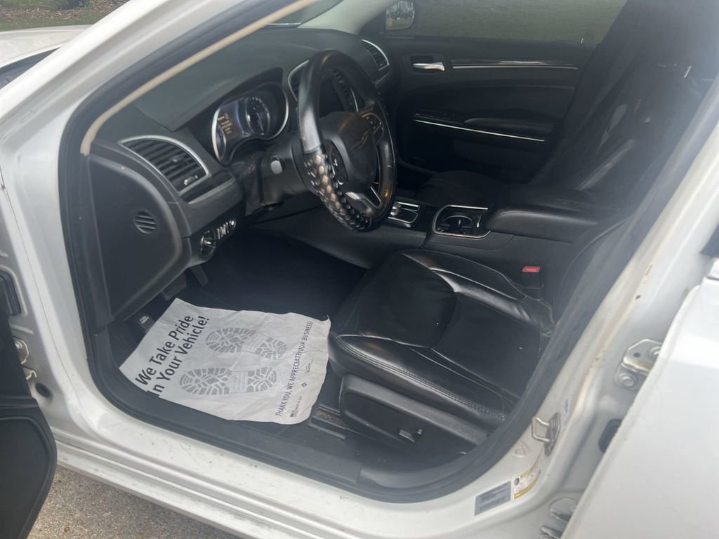 Used 2017 Chrysler 300 Limited w/ Value Package image 12