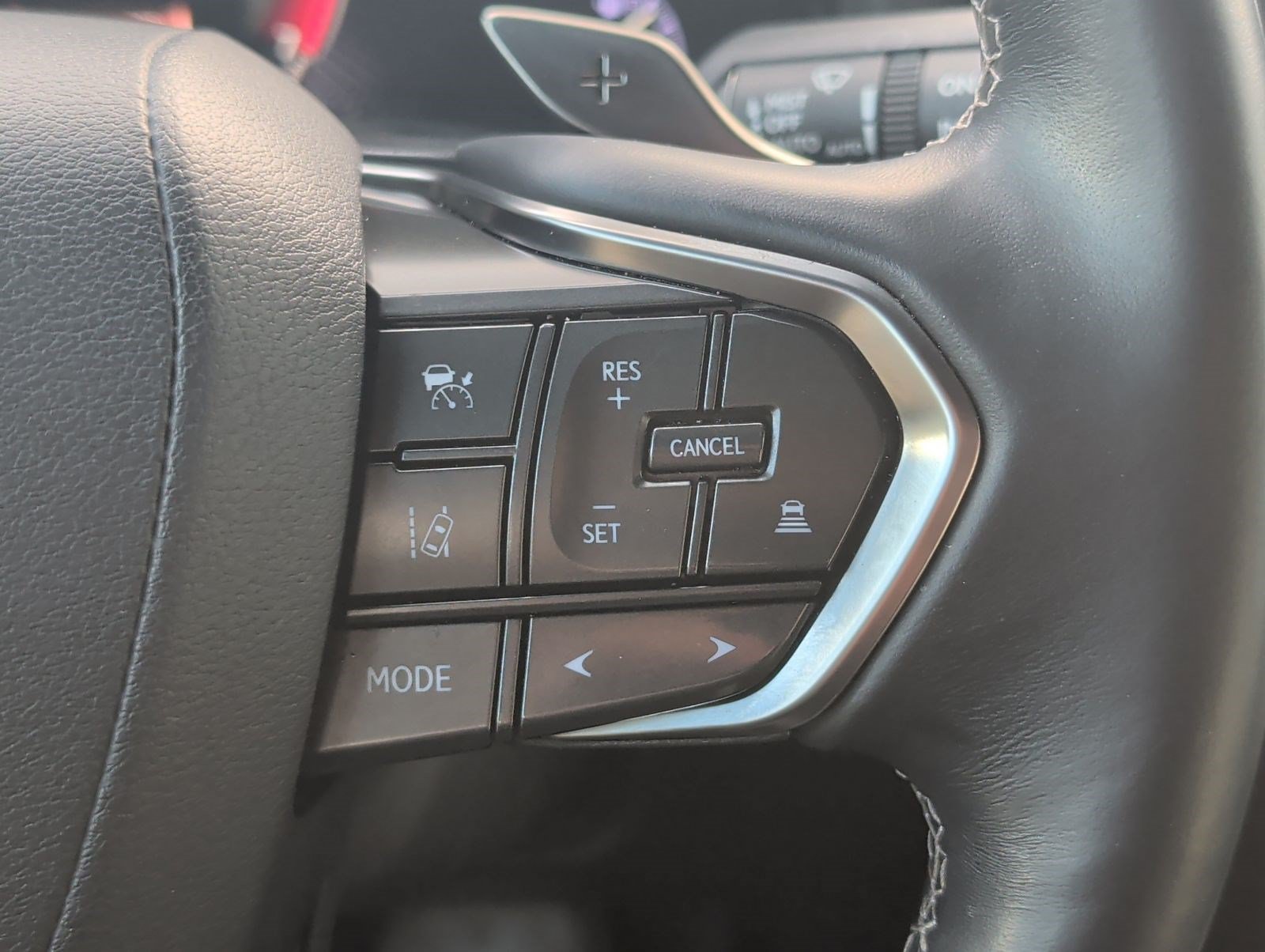Used 2022 Lexus LX 600 4WD w/ Appearance Package image 29