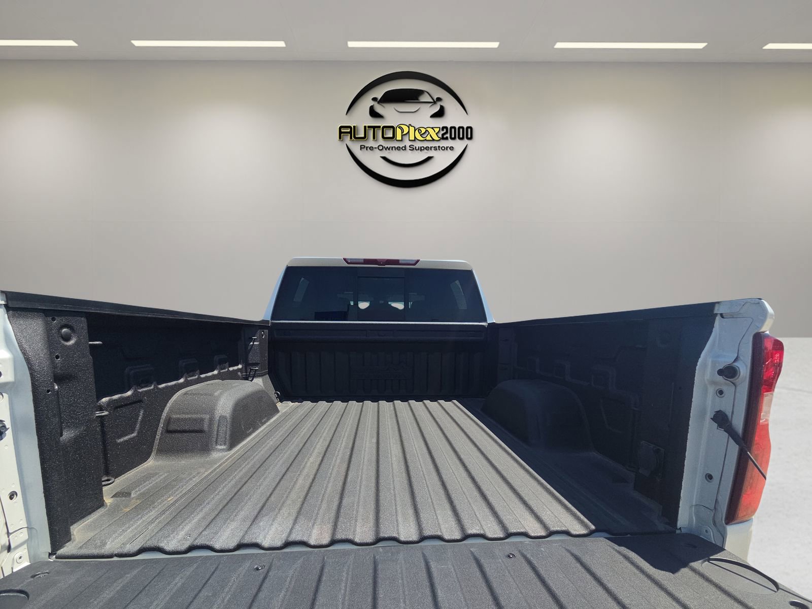 Used 2022 Chevrolet Silverado 1500 High Country w/ Z71 Off-Road Package image 16